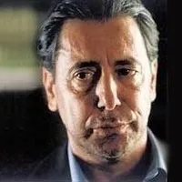 배우인 루이지 마리아 부루아노의 대표 이미지