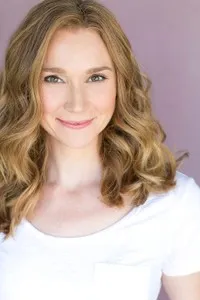 배우인 에이미 슬론의 대표 이미지