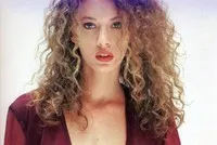 영화배우인 마르셀라 발러슈테인의 대표 이미지