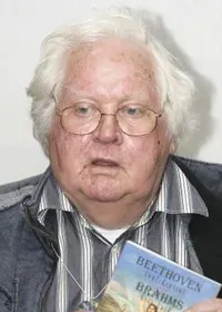 영화감독인 켄 러셀의 대표 이미지