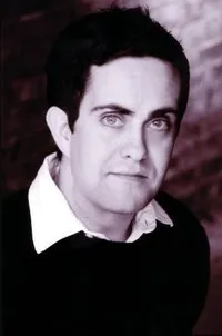 영화배우인 휘트 허포드의 대표 이미지