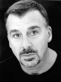 배우인 버나드 알레인의 대표 이미지