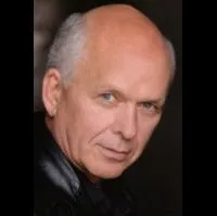 영화배우인 브라이언 폴의 대표 이미지