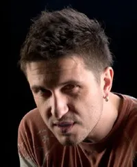 배우인 아센 블래테츠키의 대표 이미지