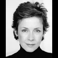 배우인 데보라 무어의 대표 이미지