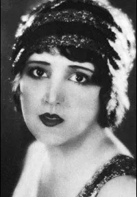 영화배우인 에스텔 테일러의 대표 이미지