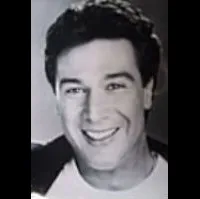 배우, 감독, 각본인 페르난도 아옌데의 대표 이미지