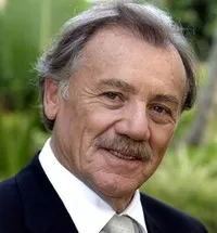 영화배우인 프란츠 부흐리저의 대표 이미지