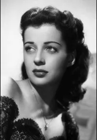 배우인 게일 러셀의 대표 이미지