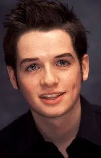 영화배우인 마이클 레지의 대표 이미지