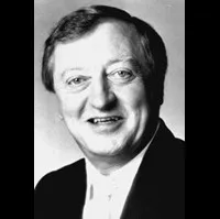 배우인 그래햄 케네디의 대표 이미지