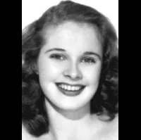 배우인 모나 프리먼의 대표 이미지