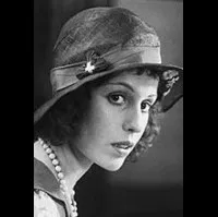 영화배우인 헬렌 모스의 대표 이미지