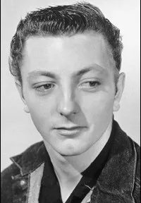 배우인 제임스 미첨의 대표 이미지