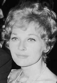 영화배우인 조애나 무어의 대표 이미지