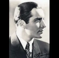 배우, 음악인 존 볼스의 대표 이미지