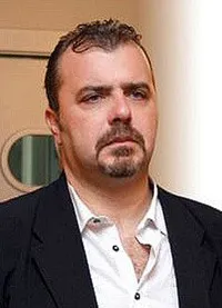 배우, 제작/기획인 니콜라 코요의 대표 이미지