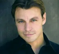 영화배우인 피터 프란젠의 대표 이미지