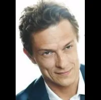 배우, 감독, 각본, 제작/기획인 피터 스테빙스의 대표 이미지