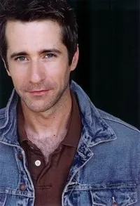 배우인 리차드 건의 대표 이미지