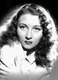 배우인 클로드 겐삭의 대표 이미지