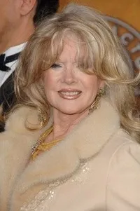 영화배우, 가수인 코니 스티븐스의 대표 이미지