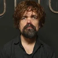 영화배우인 피터 딘클리지의 대표 이미지