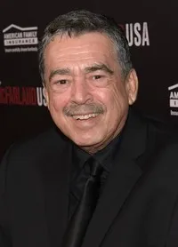 배우인 대니 모라의 대표 이미지