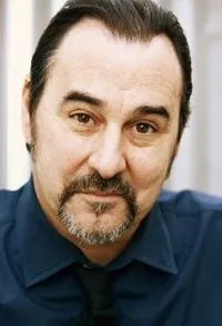 영화배우인 제임스 디스테파노의 대표 이미지