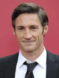 배우인 벤자민 새들러의 대표 이미지