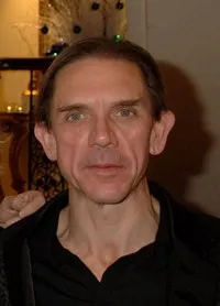 영화배우인 데이비드 뱀버의 대표 이미지