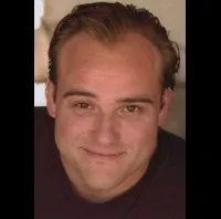 영화배우인 데이빗 델루이스의 대표 이미지