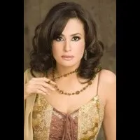 영화배우인 힌드 사브리의 대표 이미지