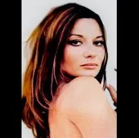 배우인 로살바 네리의 대표 이미지