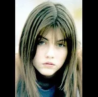 영화배우인 이본느 지마의 대표 이미지