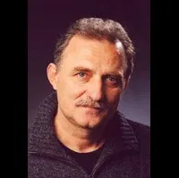 영화배우인 라자르 리스토브스키의 대표 이미지