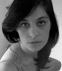 영화배우인 라비나 미테브스카의 대표 이미지