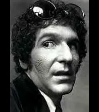 배우, 음악인 레너드 프레이의 대표 이미지