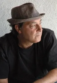 영화배우인 로버트 로마누스의 대표 이미지