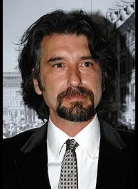 배우인 루카 리오넬로의 대표 이미지