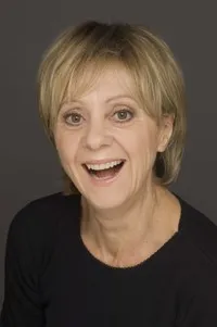 배우, 각본인 로잘린드 아이레스의 대표 이미지