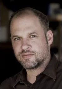 영화배우인 조나단 클라인의 대표 이미지