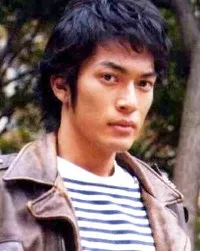 영화배우인 아베 신노스케의 대표 이미지