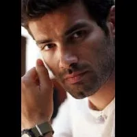 배우인 마르코 보니니의 대표 이미지