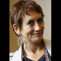 배우인 카롤린 뢰브의 대표 이미지