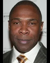 배우인 마이클 팟츠의 대표 이미지