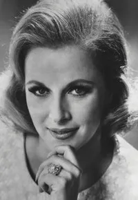 배우인 메리 코스타의 대표 이미지