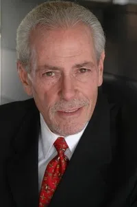 영화배우인 로버트 우즈의 대표 이미지