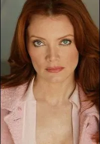 영화배우인 로리 라이블리의 대표 이미지