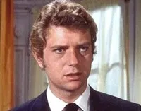 영화배우인 마크 번스의 대표 이미지